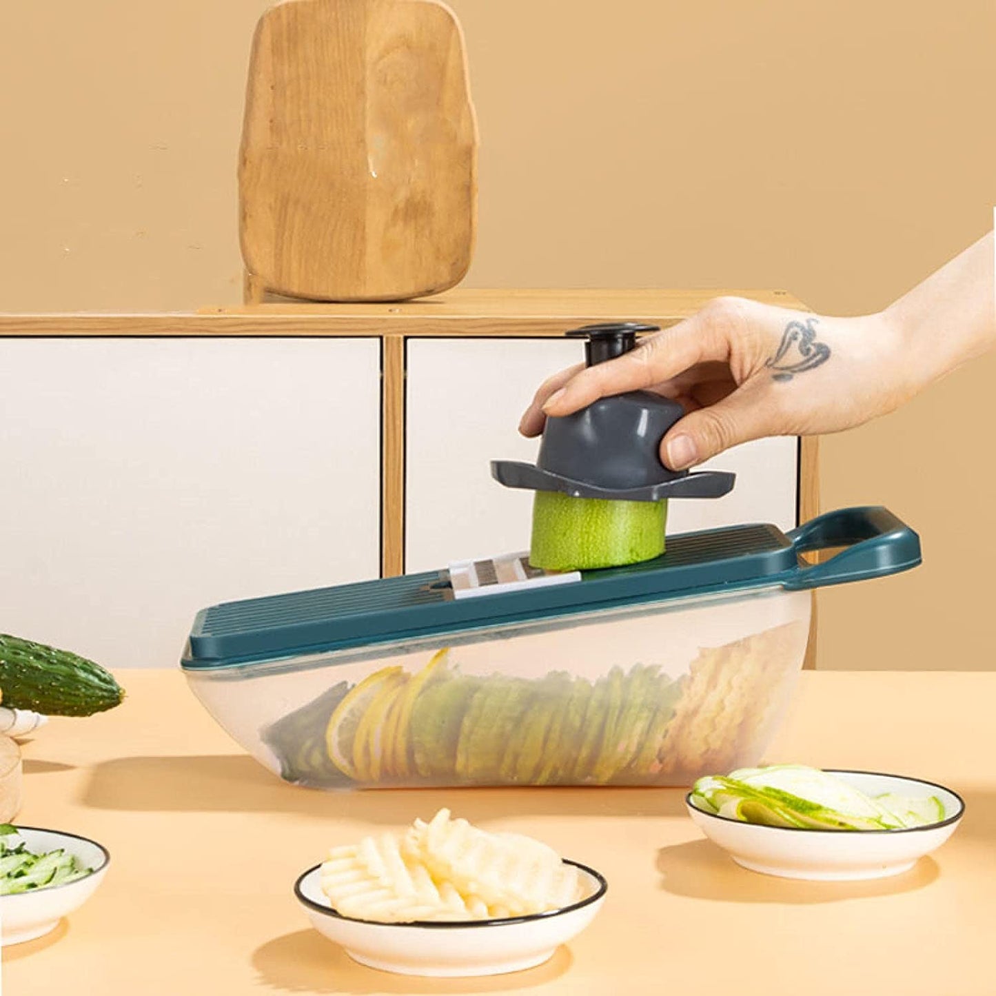 Multifunctional Vegetable Slicer Cutter Onion and Potato Slicer cutter with 6blades and 1 peeler